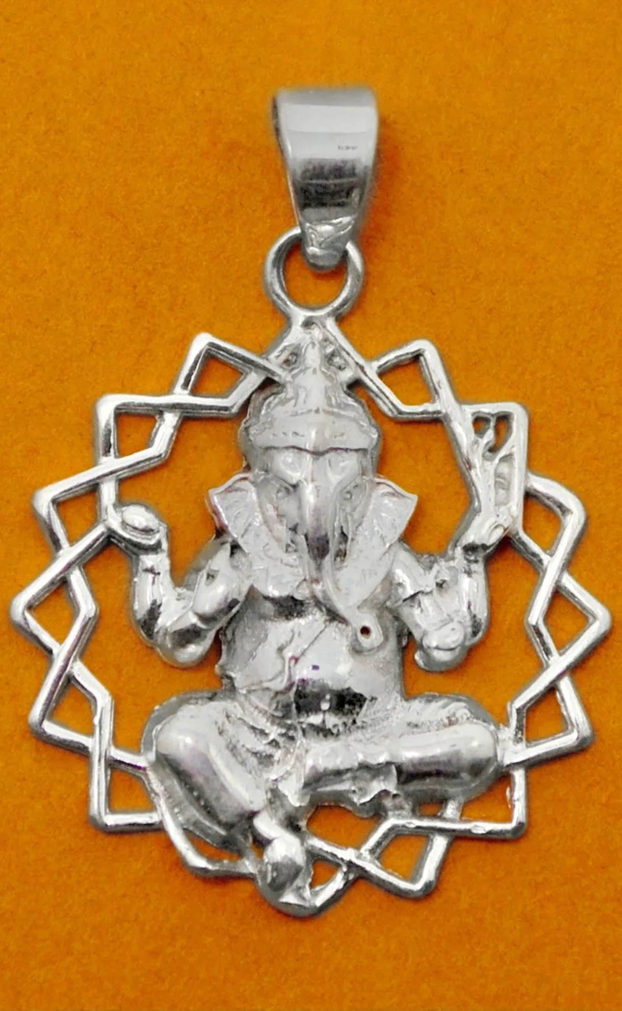 925 Silver Ganesha Pendant (Design 15)