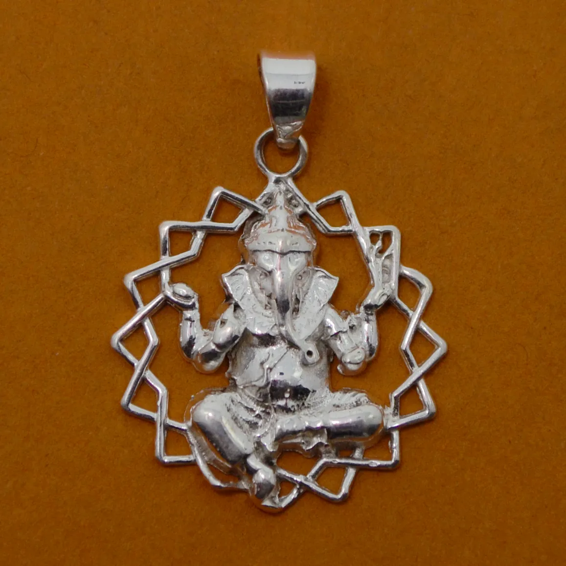 925 Silver Ganesha Pendant (Design 15)