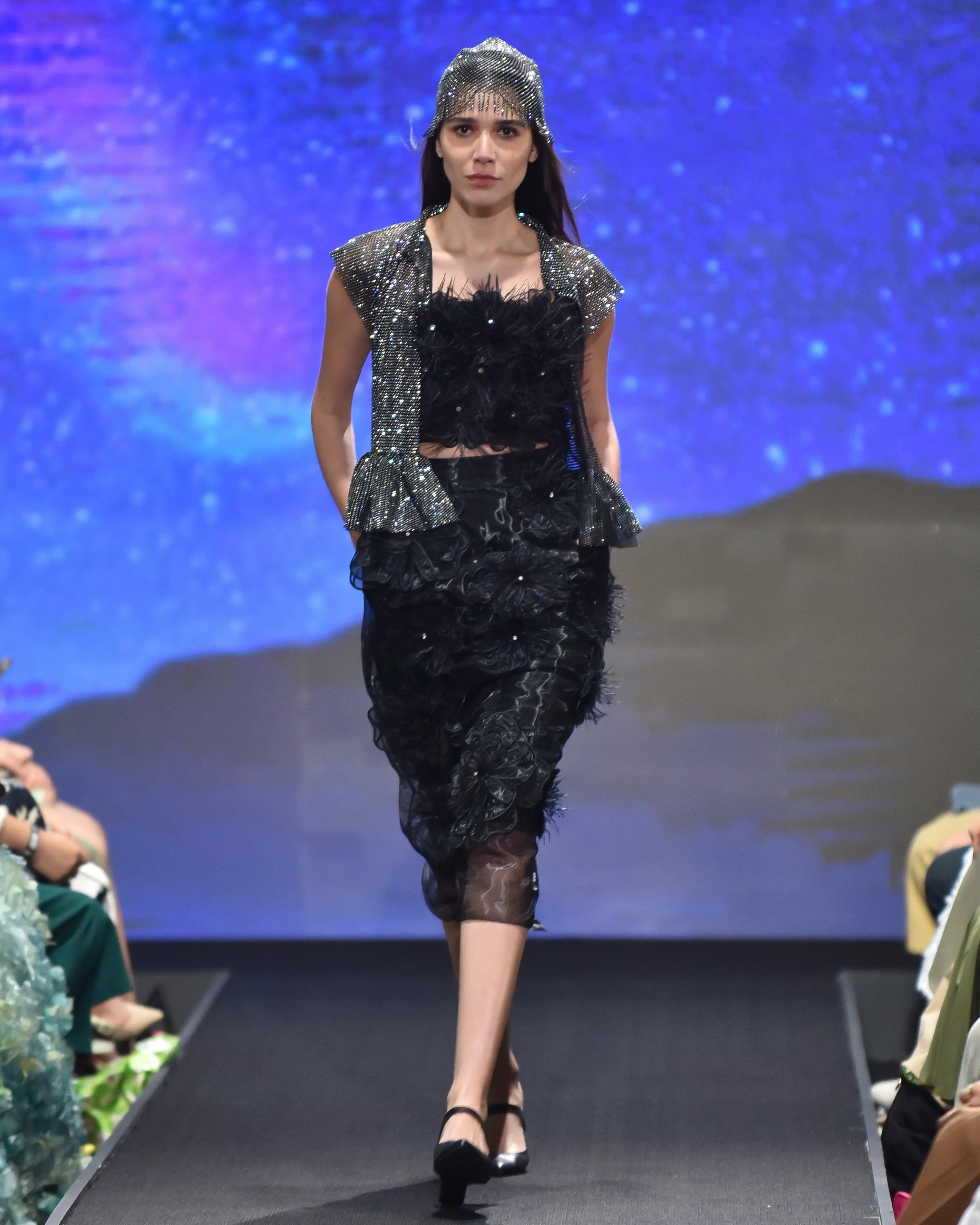 LOOK 27
